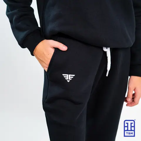 Calça jogger personalizada para empresa — trabalho da T&M
