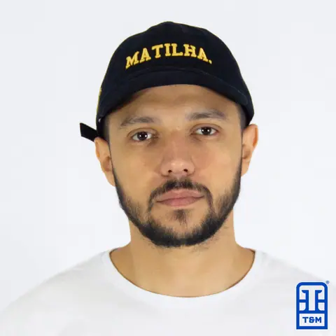 Boné personalizado para empresa — trabalho da T&M