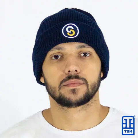 Gorro personalizado para turma de escola — trabalho da T&M