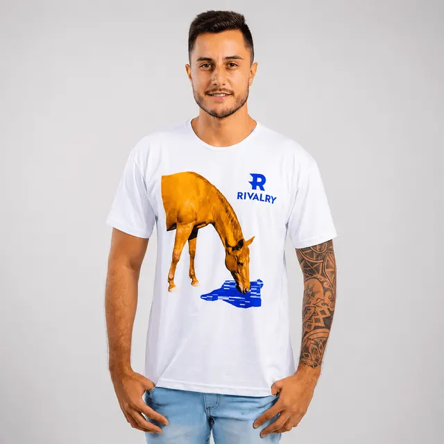 Camiseta de algodão branca personalizada da Rivalry, com estampa de cavalo