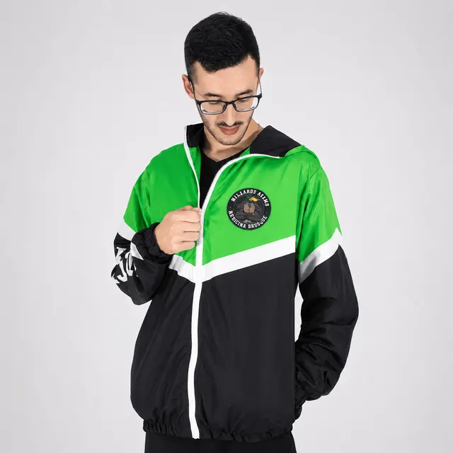 Corta-vento verde e preto com recortes, feito para a Swim Floripa