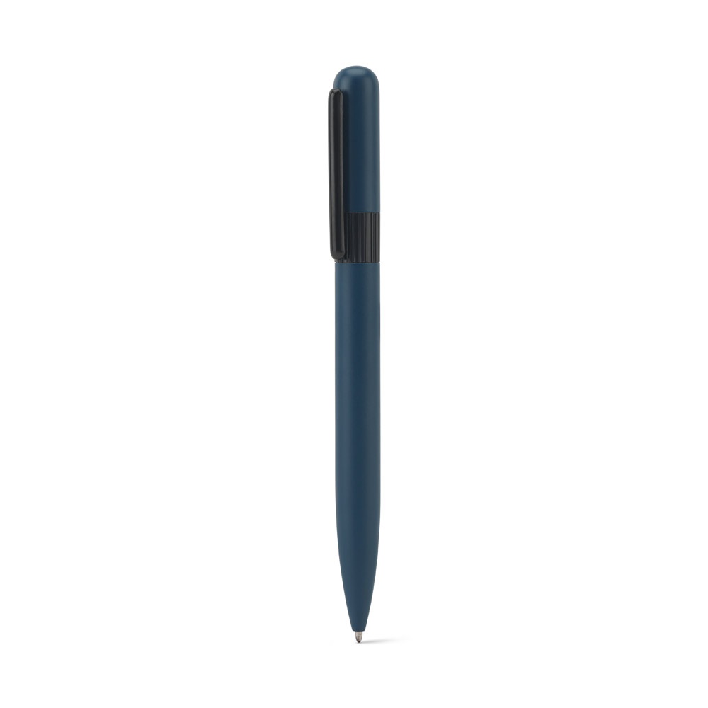 Caneta esferográfica em metal 60% reciclado com escrita em preto personalizada com a logo da empresa, na cor azul