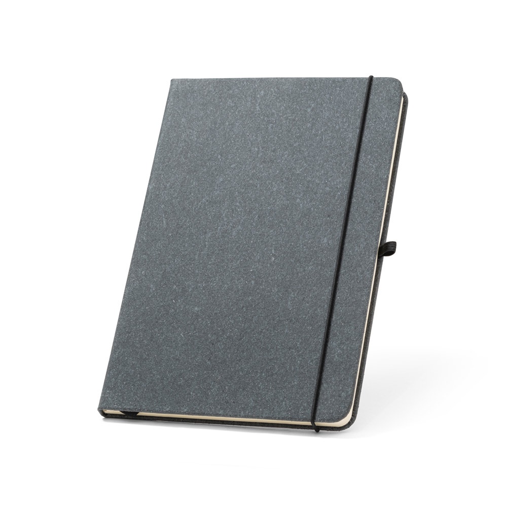Caderno A5 de capa dura em couro 70% reciclado com páginas pautadas na cor Preto, personalizado com a logo da empresa