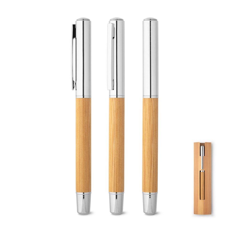 Caneta roller em aço inox 90% reciclado e bambu com escrita em azul personalizada com a logo da empresa