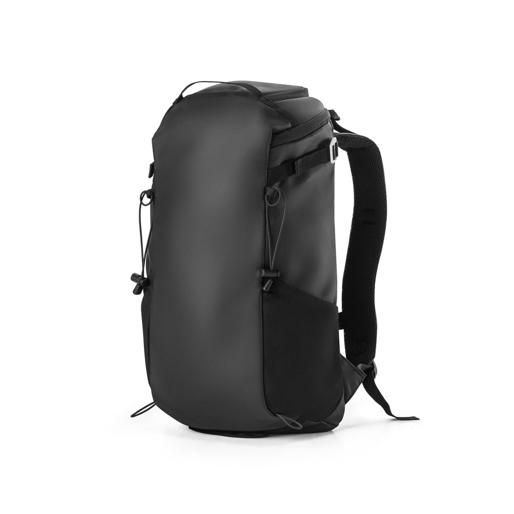Mochila hiking 18 litros para notebook 14" em RPET resistente à água na cor Preto, personalizada com a logo da empresa