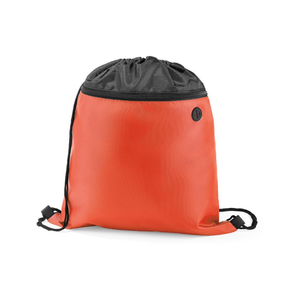 Sacola tipo mochila em 210D com bolso frontal e saída para fones personalizada com a logo da empresa, na cor vermelho