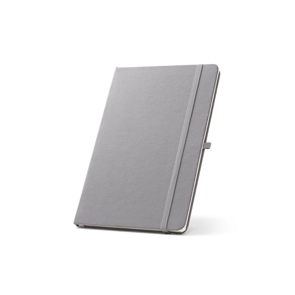 Caderno A5 de capa dura em RPET 300D com porta-caneta e elástico personalizado com a logo da empresa, na cor cinza