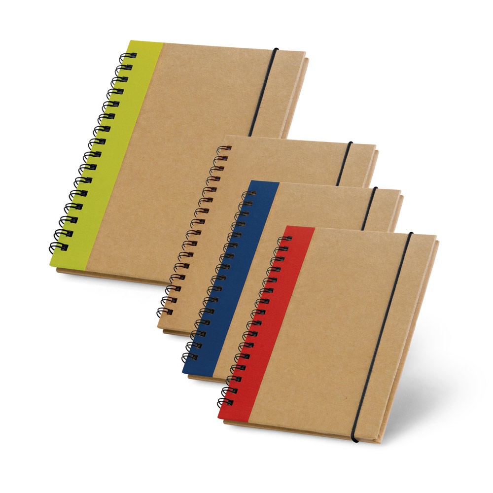 Caderno A6 de capa dura em cartão, com páginas lisas recicladas personalizado com a logo da empresa