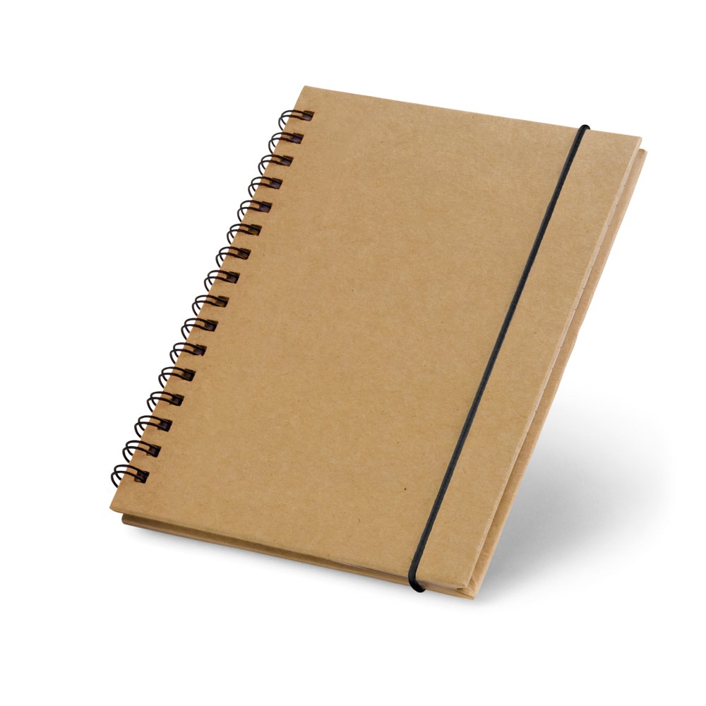 Caderno A6 de capa dura em cartão, com páginas lisas recicladas personalizado com a logo da empresa, na cor natural
