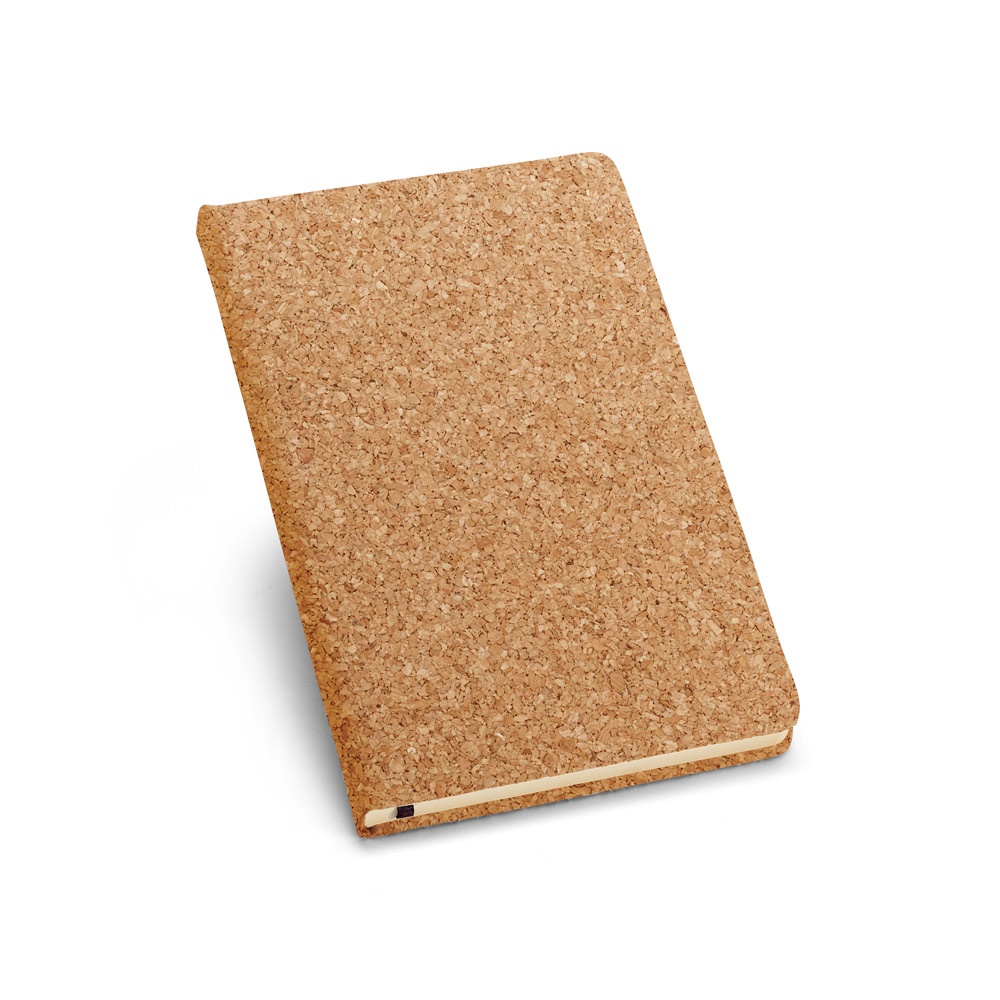 Caderno A5 de capa dura em cortiça, com páginas lisas na cor Natural, personalizado com a logo da empresa