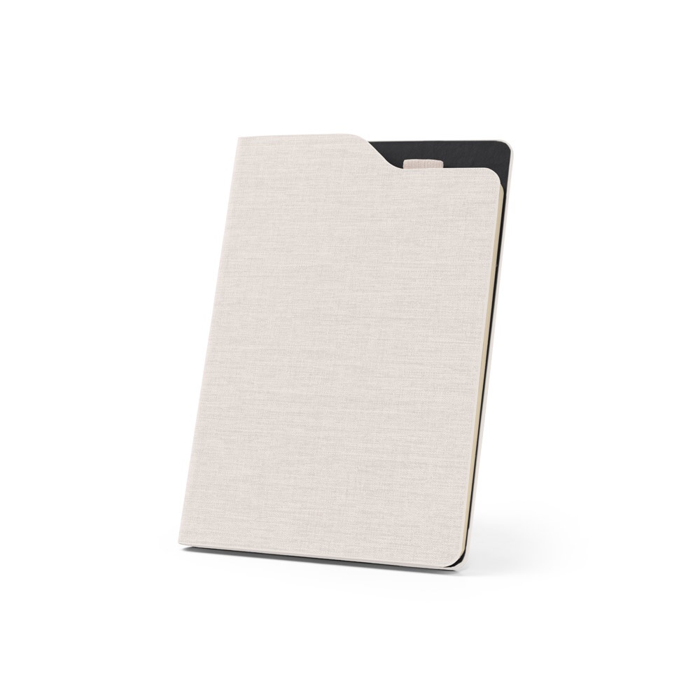 Caderno A5 de capa dura em tecido RPET com porta-caneta no topo personalizado com a logo da empresa, na cor bege