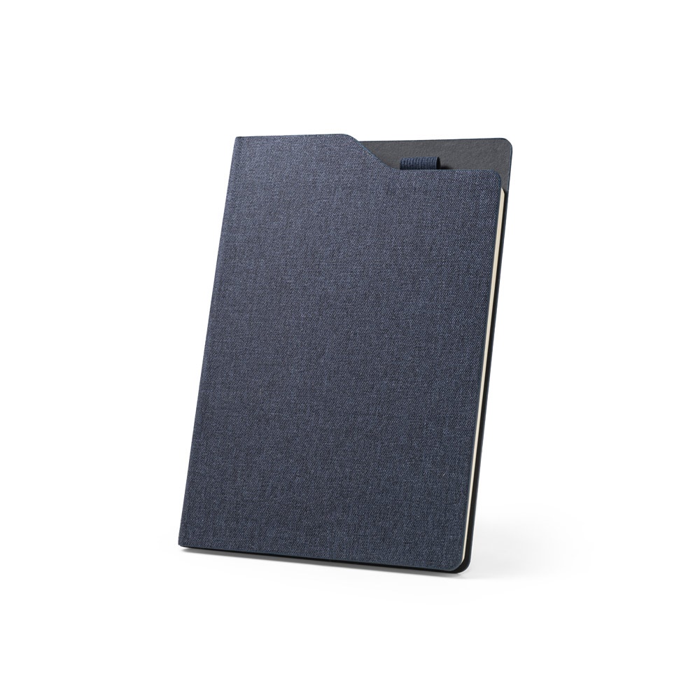 Caderno A5 de capa dura em tecido RPET com porta-caneta no topo personalizado com a logo da empresa, na cor azul marinho