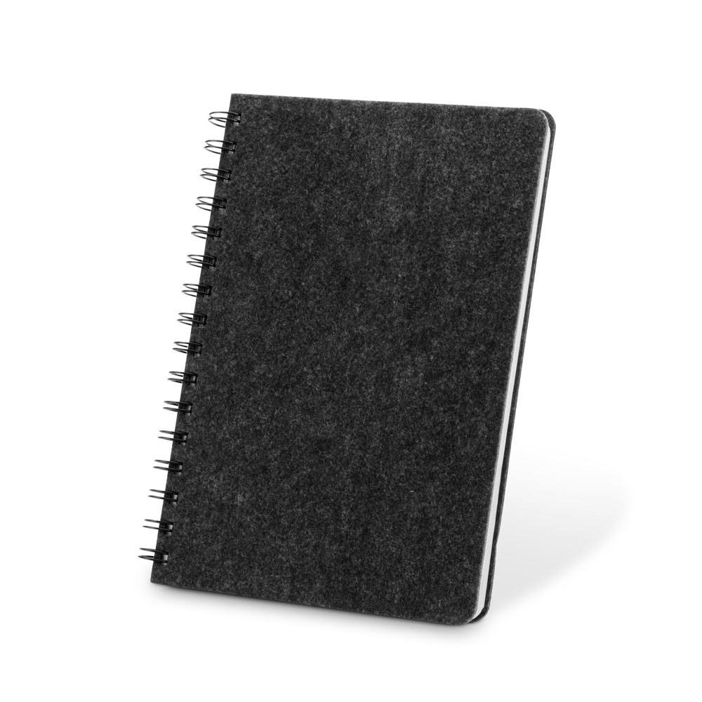 Caderno A5 de capa semi-rígida em feltro reciclado na cor Cinza escuro, personalizado com a logo da empresa
