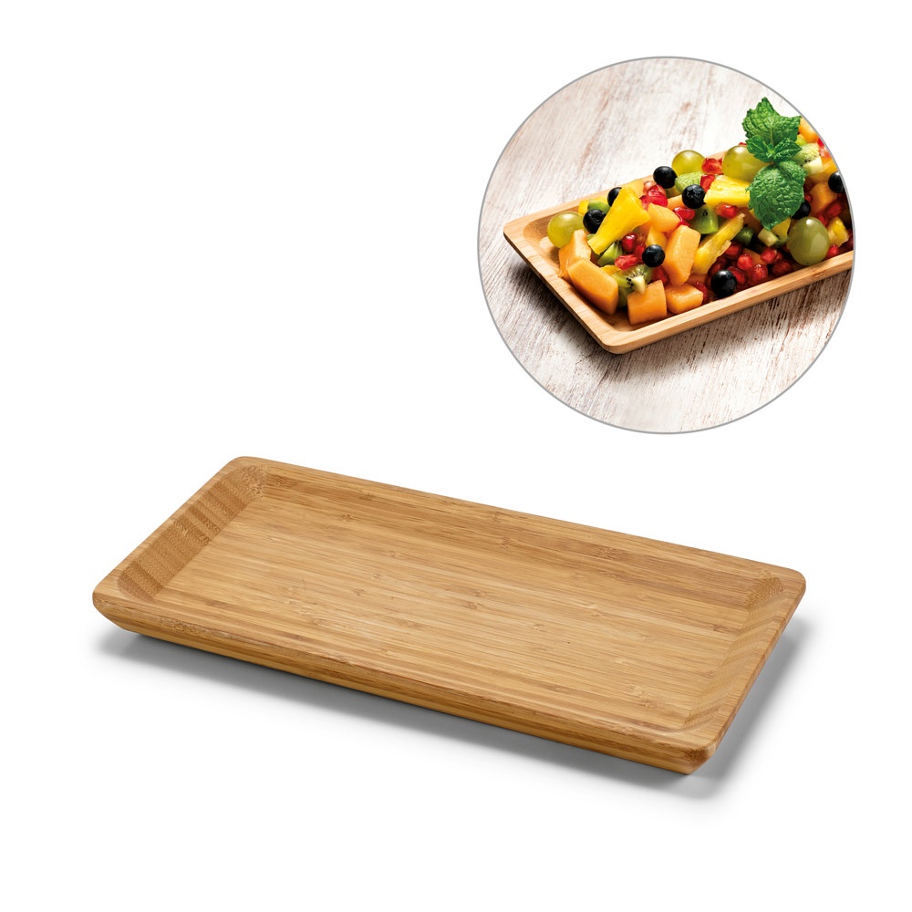 Travessa em bambu indicada para servir alimentos com a logo da empresa