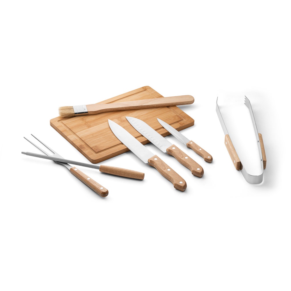 Kit churrasco com tábua de bambu e 7 utensílios em estojo de PU na cor Preto, personalizado com a logo da empresa