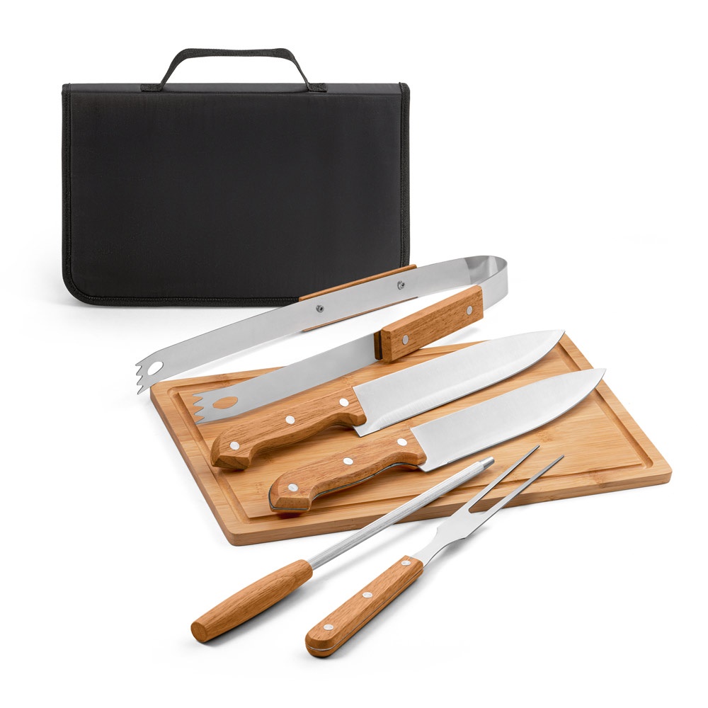 Kit churrasco com tábua de bambu e 5 utensílios em estojo 210D personalizado com a logo da empresa