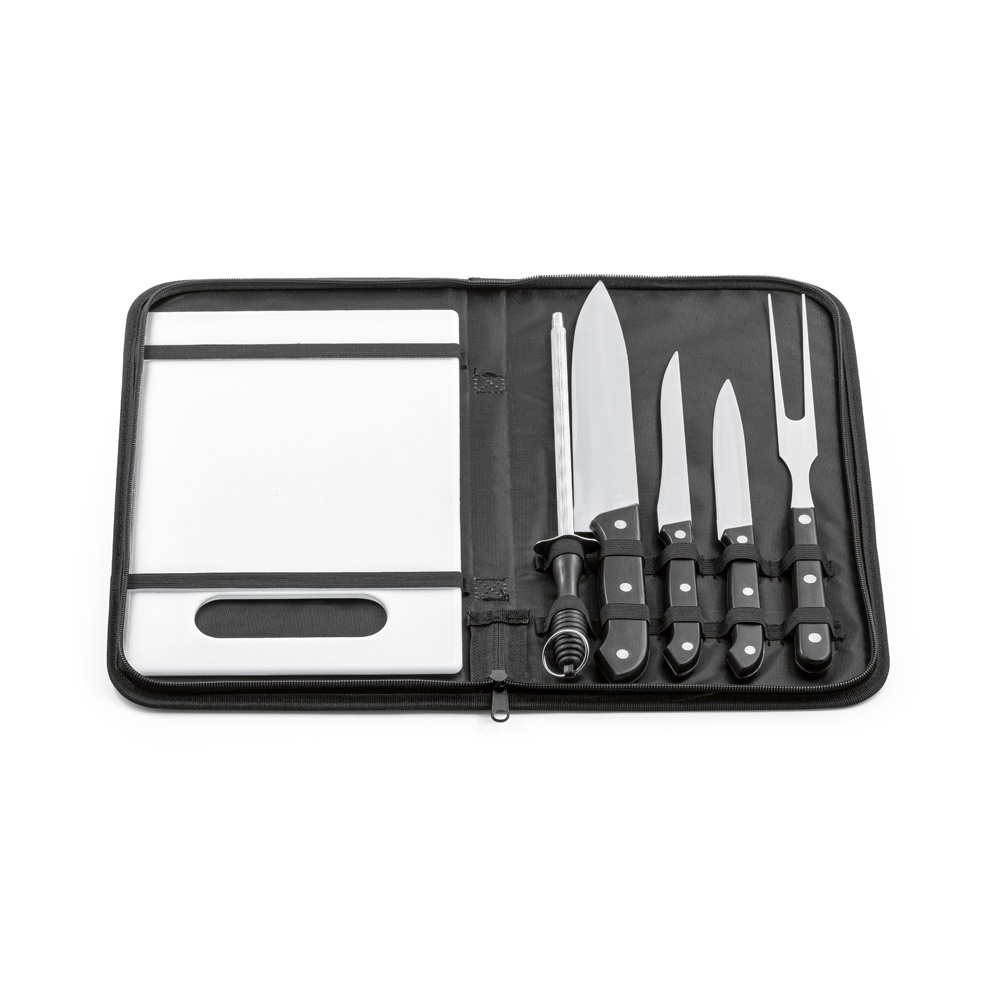 Kit churrasco com tábua em PP e 5 utensílios em estojo de nylon na cor Preto, personalizado com a logo da empresa