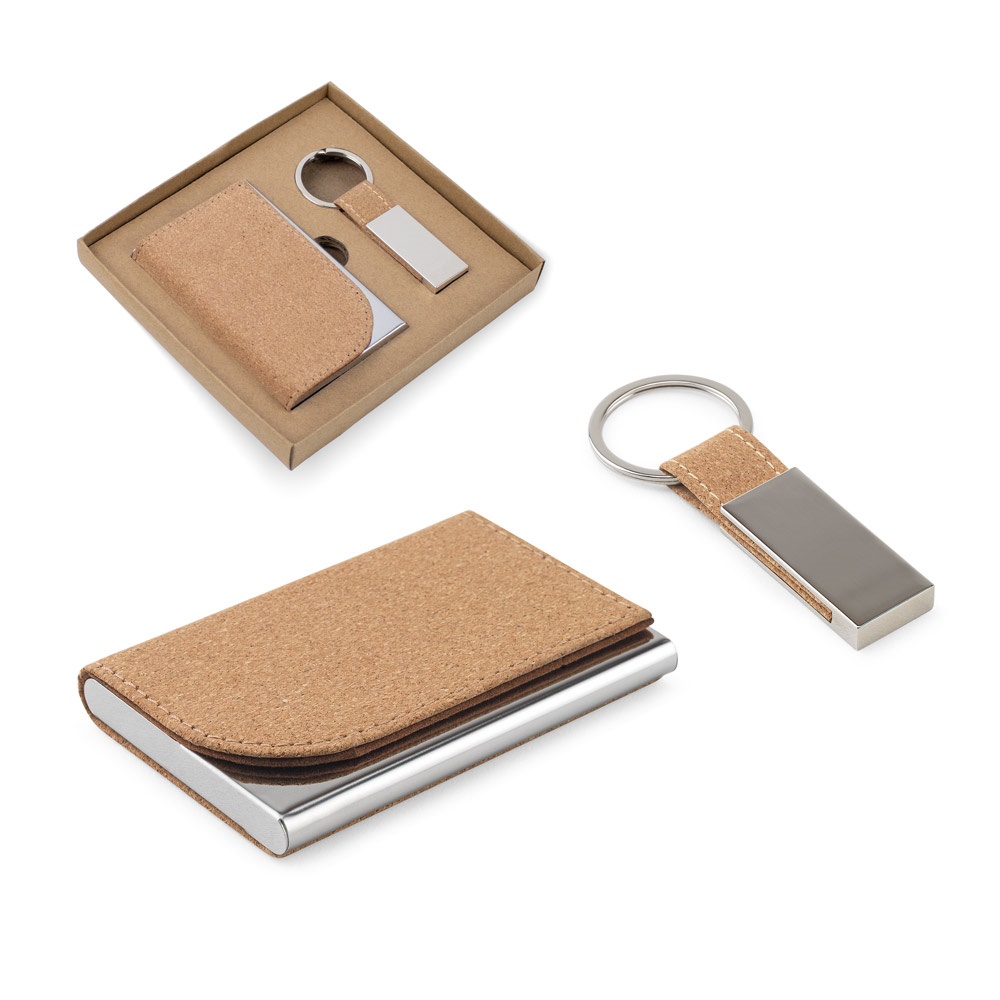Conjunto de porta-cartões e chaveiro em metal e cortiça personalizado com a logo da empresa