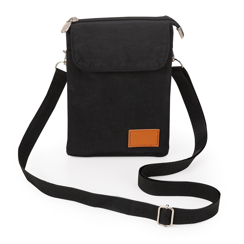 Mini bolsa transversal de nylon 1 litro na cor Preto, personalizada com a logo da empresa