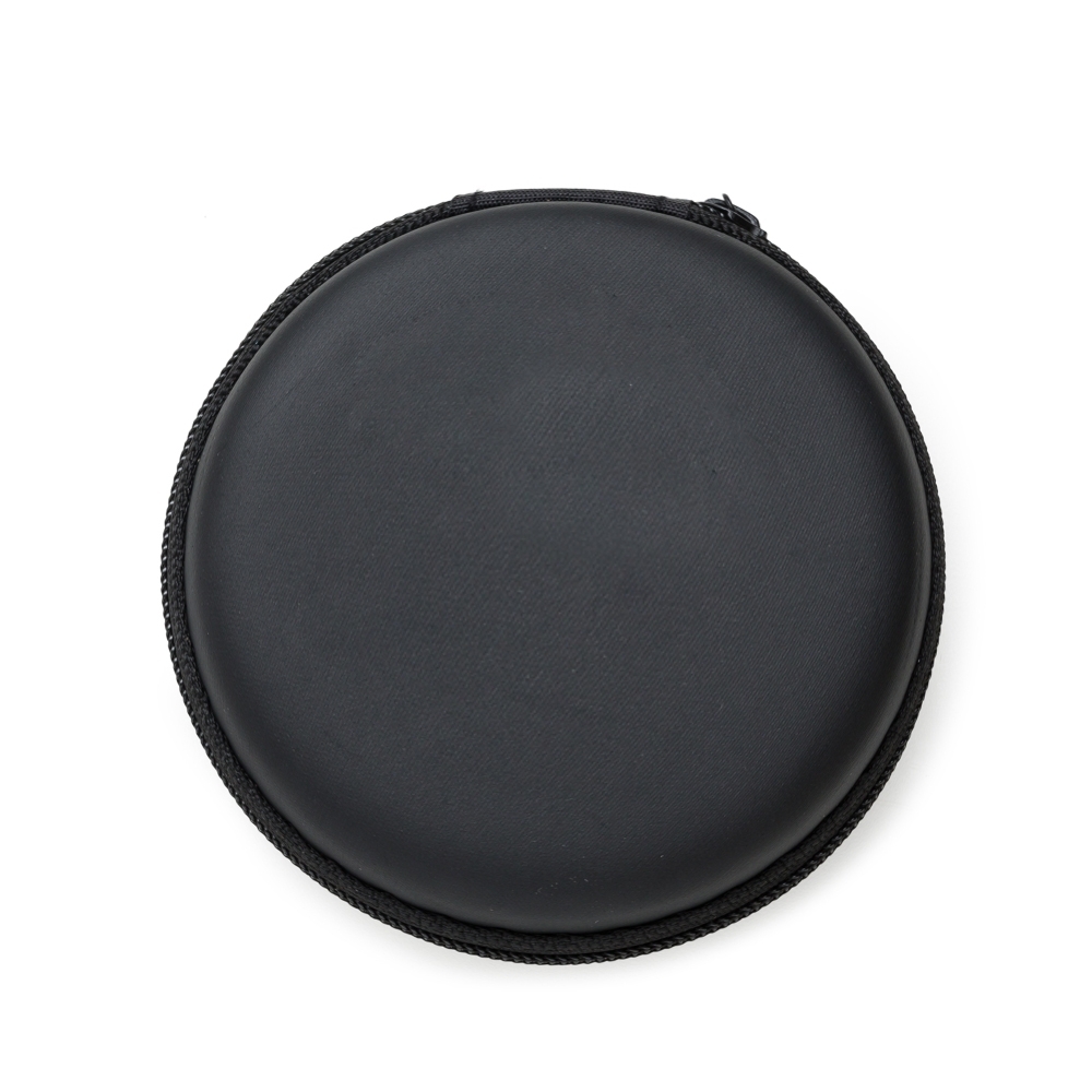 Case redondo para kit tamanho M na cor Preto, com a logo da empresa