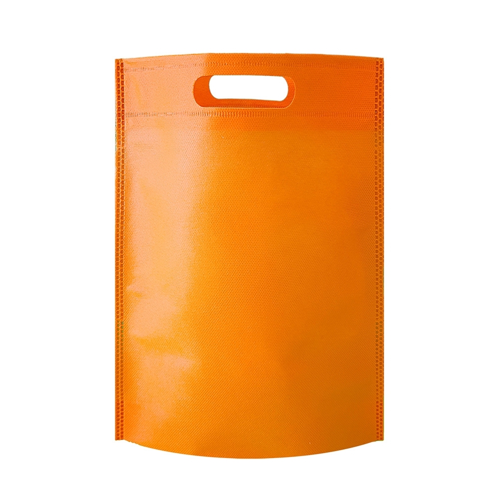 Sacola de TNT termosselada vertical com alça vazada personalizada com a logo da empresa, na cor laranja