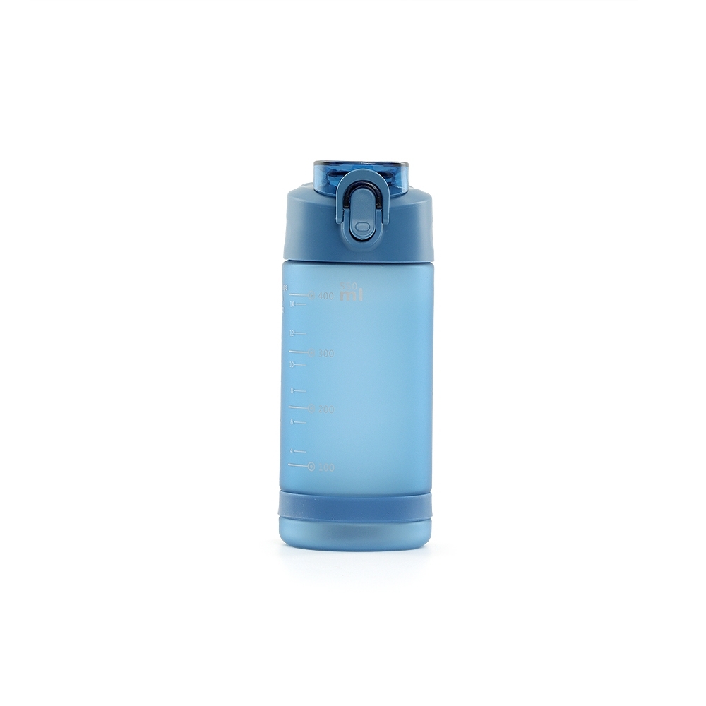 Garrafa plástica 550 ml com canudo e tampa de botão personalizada com a logo da empresa