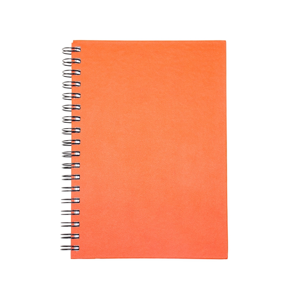 Caderno cromato com espiral e 86 folhas personalizado com a logo da empresa, na cor laranja