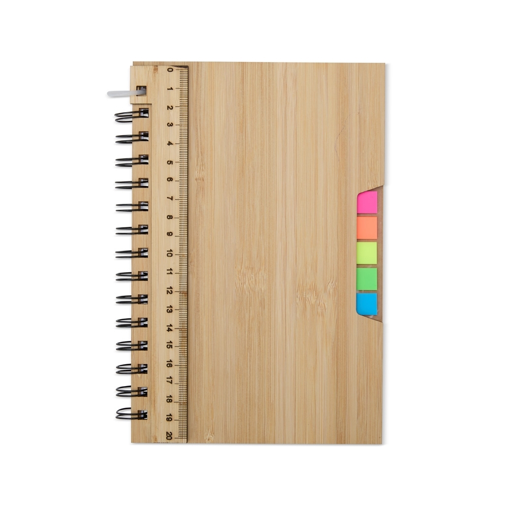 Caderno A5 com capa dura de bambu, régua e 68 folhas pautadas na cor Bambu, personalizado com a logo da empresa