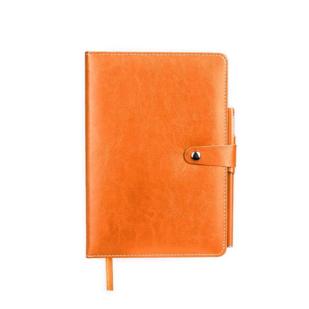 Caderneta couro sintético com caneta e 112 folhas personalizada com a logo da empresa, na cor laranja
